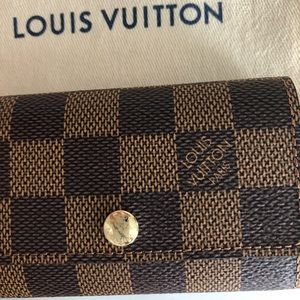 *SOLD* Louis Vuitton 6 Key Holder